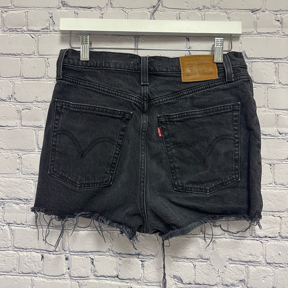 Women's Levi Ribcage Black Denim Shorts Waist Size 29 - Picture 7 of 7